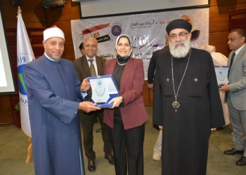 "الضرائب" تكرم العاملين الفائزين بالمسابقات الدينية 17 - جريدة المساء