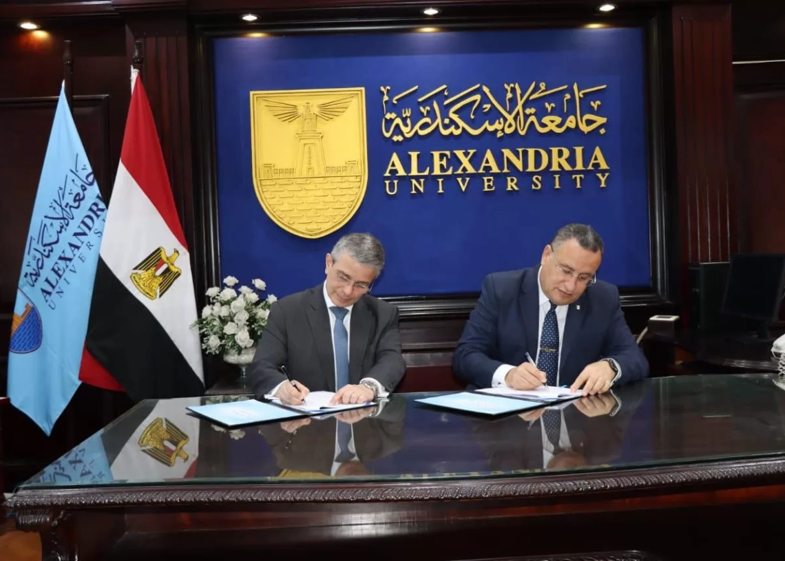 بروتوكول تعاون بين "الجمارك" وجامعة الإسكندرية لتعزيز الاستثمار فى التنمية البشرية 18 - جريدة المساء بروتوكول تعاون بين "الجمارك" وجامعة الإسكندرية لتعزيز الاستثمار فى التنمية البشرية 17 - جريدة المساء