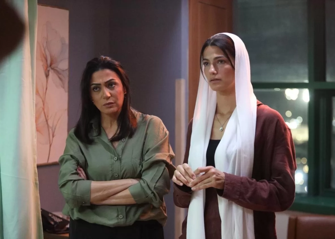 تارا عماد صحفية قوية فى حكاية "just you" 20 - جريدة المساء تارا عماد صحفية قوية فى حكاية "just you" 19 - جريدة المساء