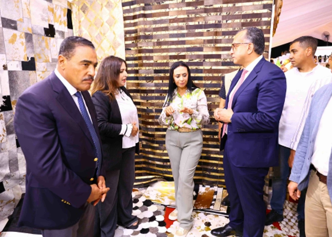 أسامة السيد ووزيرة التضامن ومحافظ مطروح خلال افتتاح ديارنا