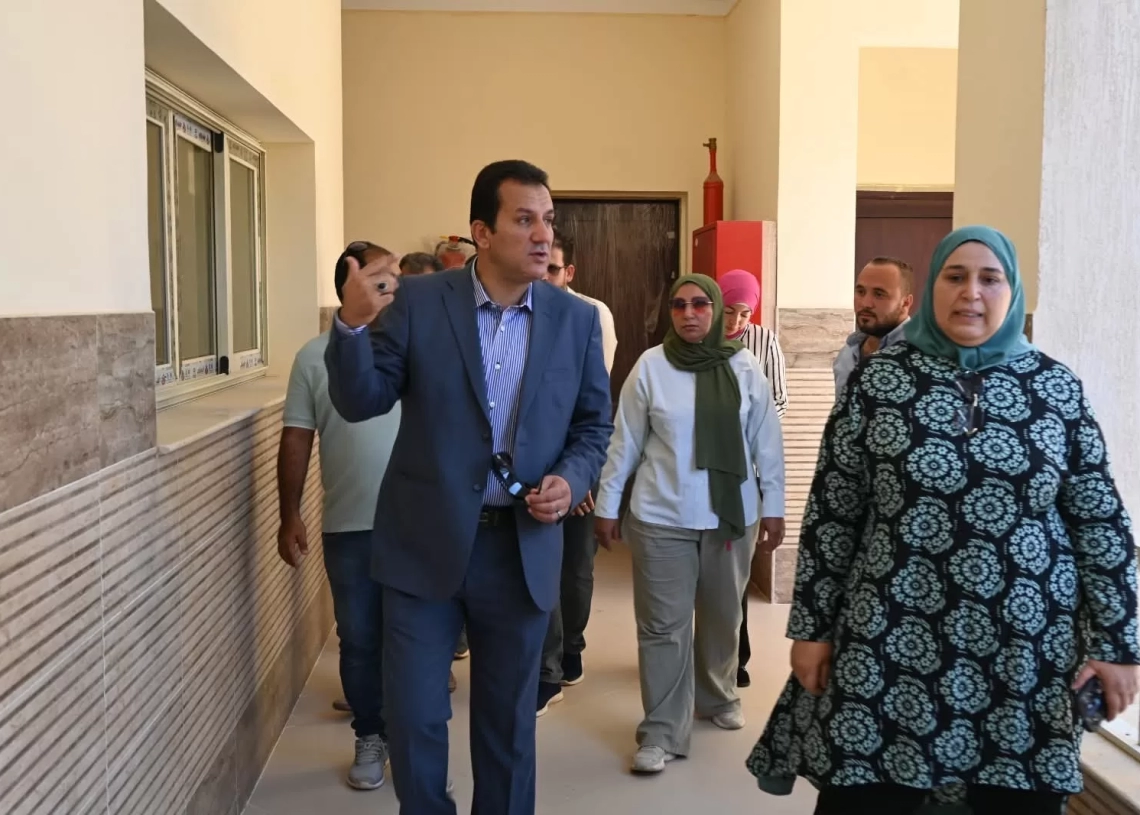 رئيس جهاز العاشر من رمضان يتفقد أعمال تنفيذ مدرسة النيل الدولية استعدادًا لافتتاحها سبتمبر القادم 19 - جريدة المساء