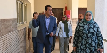 رئيس جهاز العاشر من رمضان يتفقد أعمال تنفيذ مدرسة النيل الدولية استعدادًا لافتتاحها سبتمبر القادم 1 - جريدة المساء
