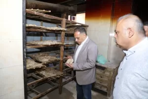 محافظ الشرقية يُفاجئ مخابز مدينة ههيا للاطمئنان على جودة رغيف الخبز 29 - جريدة المساء