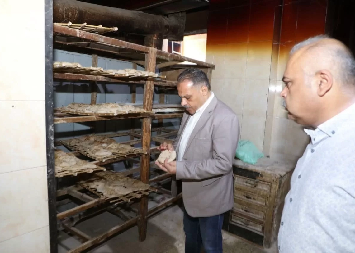 محافظ الشرقية يُفاجئ مخابز مدينة ههيا للاطمئنان على جودة رغيف الخبز 19 - جريدة المساء