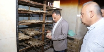محافظ الشرقية يُفاجئ مخابز مدينة ههيا للاطمئنان على جودة رغيف الخبز 1 - جريدة المساء