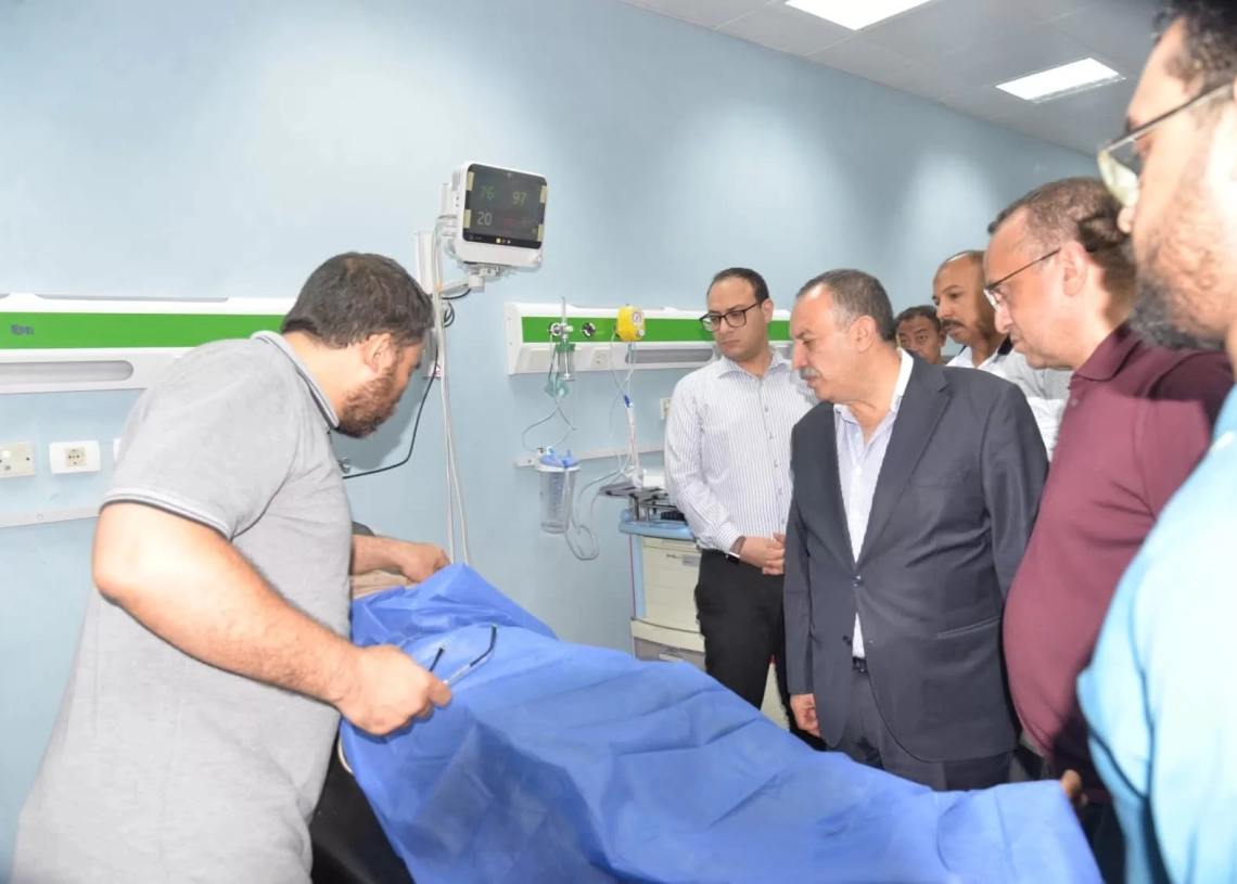 محافظ أسيوط يتفقد موقع حادث محور ديروط ويزور المصابين ويوجه بسرعة صرف التعويضات وتوفير الرعاية الطبية 18 - جريدة المساء محافظ أسيوط يتفقد موقع حادث محور ديروط ويزور المصابين ويوجه بسرعة صرف التعويضات وتوفير الرعاية الطبية 17 - جريدة المساء