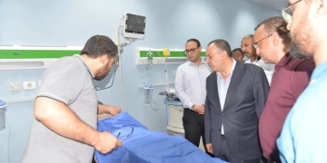 محافظ أسيوط يتفقد موقع حادث محور ديروط ويزور المصابين ويوجه بسرعة صرف التعويضات وتوفير الرعاية الطبية 2 - جريدة المساء محافظ أسيوط يتفقد موقع حادث محور ديروط ويزور المصابين ويوجه بسرعة صرف التعويضات وتوفير الرعاية الطبية 1 - جريدة المساء