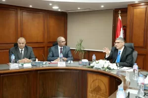 محافظ الجيزة يبحث مع نائب وزير الإسكان حلول مشكلات المياه: الموافقة على تخصيص أرض لإنشاء محطة صرف صناعي بأبو رواش 26 - جريدة المساء