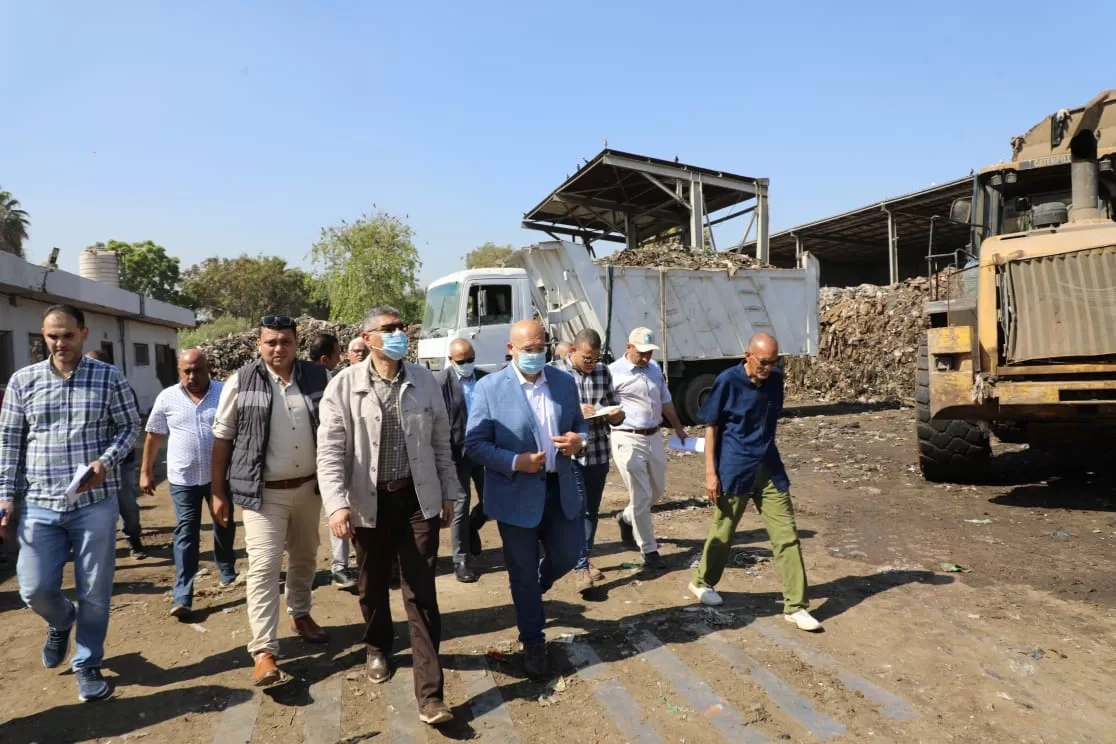 محافظ الجيزة يتفقد محطة المناولة الوسيطة لتجميع المخلفات بمنطقة البراجيل بمركز أوسيم 19 - جريدة المساء