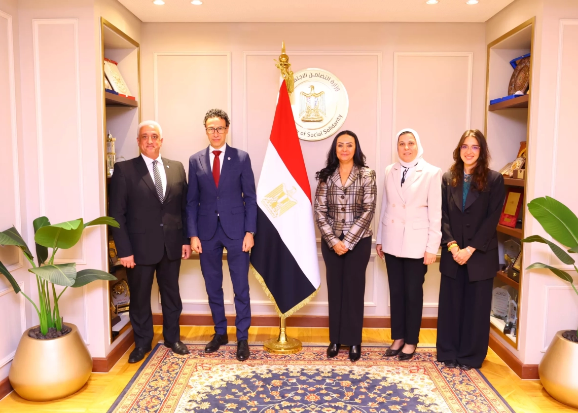 وزيرة التضامن تشيد بتعاون الصليب الأحمر في دعم غزة والطوارئ بمصر 19 - جريدة المساء