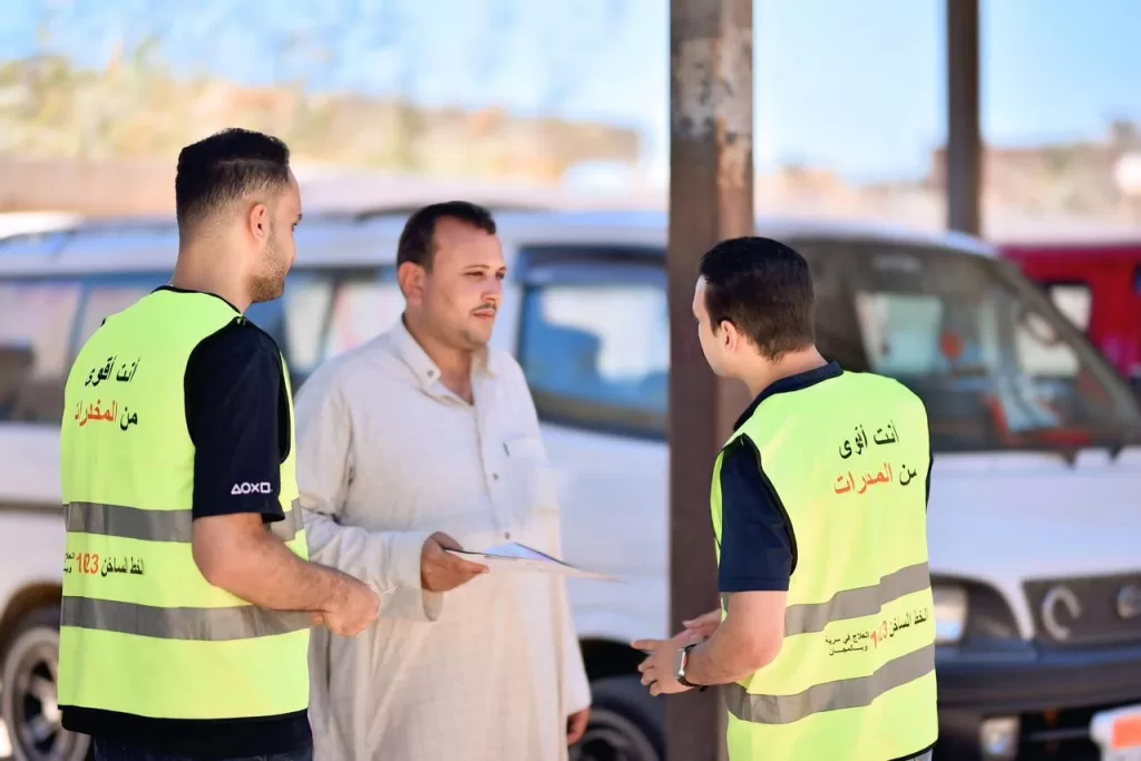 حملة قومية ميدانية مكثفة لتوعية السائقين في المواقف العامة بخطورة المخدرات 26 - جريدة المساء