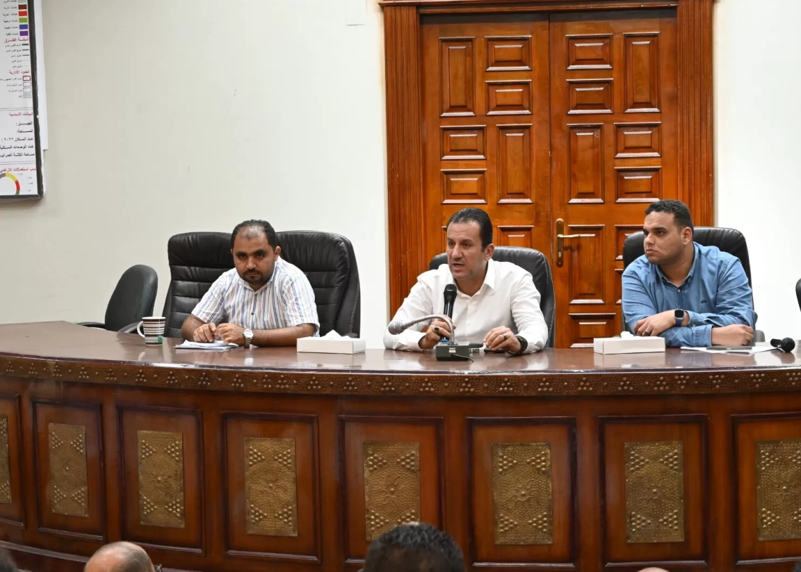 رئيس جهاز العاشر من رمضان: النظافة مسؤولية متكاملة.. ومهلة أسبوع للشركات قبل اتخاذ إجراءات حاسمة 19 - جريدة المساء