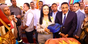 وزيرة التضامن ومحافظ مطروح يفتتحان معرض ديارنا بالساحل الشمالي بمشاركة 125 عارضًا من مختلف المحافظات 1 - جريدة المساء