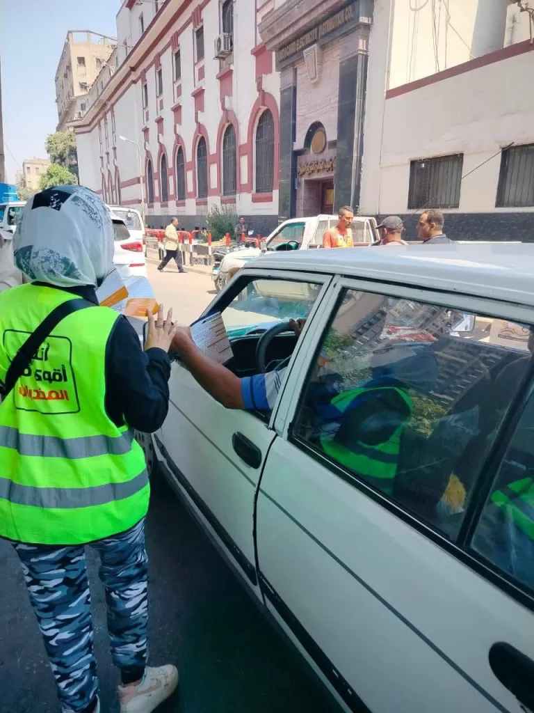 حملة ميدانية لتوعية السائقين بخطورة تعاطي المواد المخدرة بالمواقف العامة 23 - جريدة المساء