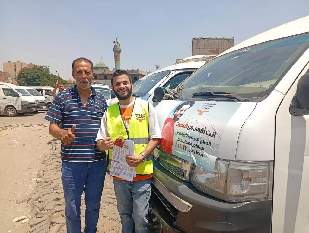حملة ميدانية لتوعية السائقين بخطورة تعاطي المواد المخدرة بالمواقف العامة 19 - جريدة المساء