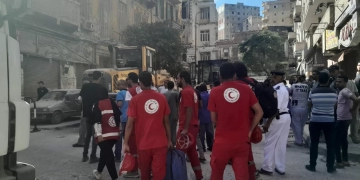 "الهلال الأحمر" يتدخل لإنقاذ مصابي عقار الإسكندرية المنهار 1 - جريدة المساء