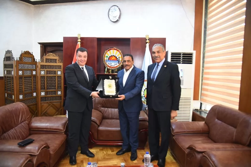 اتفاق لتوسيع خدمات تموين السيارات بالغاز في مطروح 19 - جريدة المساء