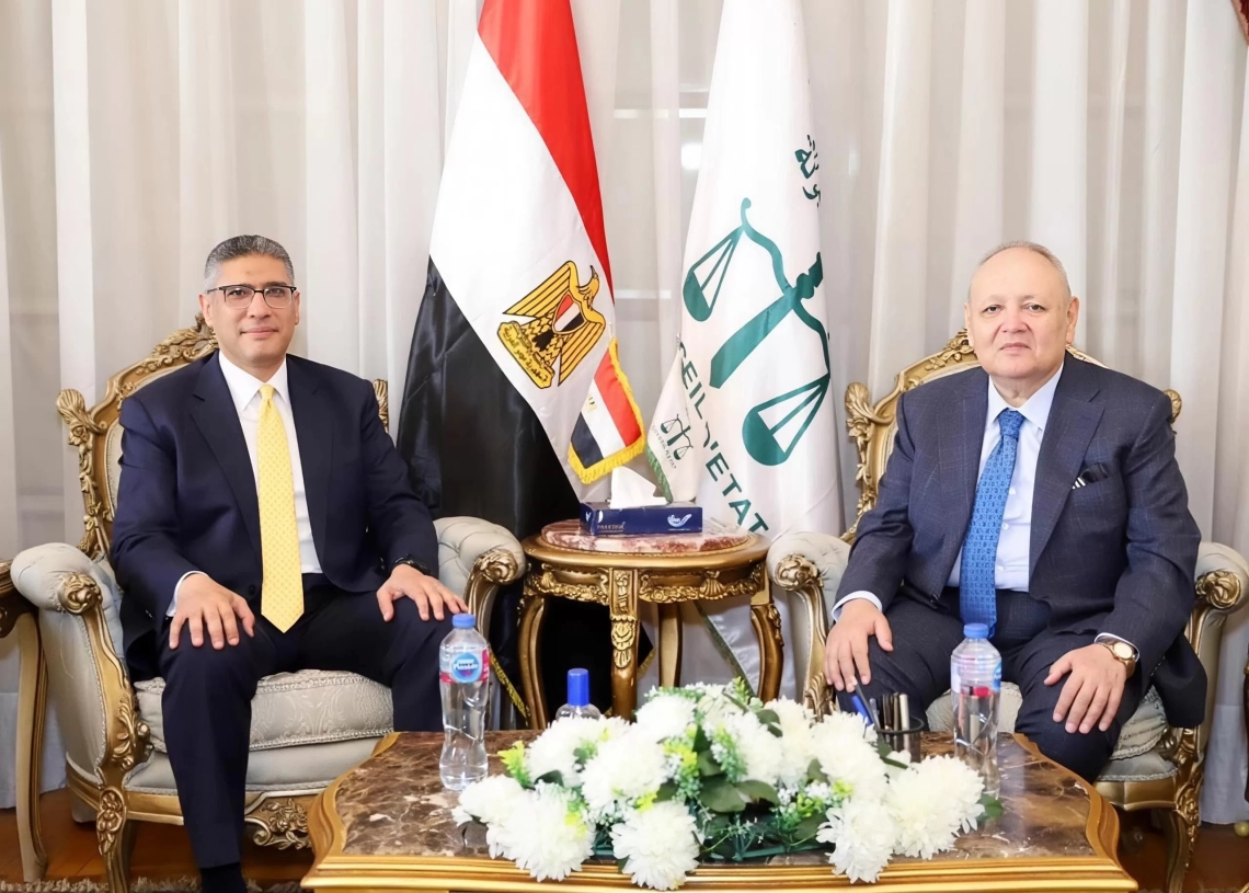 محافظ الجيزة يزور رئيس مجلس الدولة لتهنئته بالمنصب الجديد 18 - جريدة المساء محافظ الجيزة يزور رئيس مجلس الدولة لتهنئته بالمنصب الجديد 17 - جريدة المساء