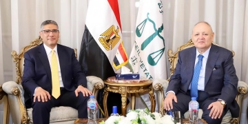 محافظ الجيزة يزور رئيس مجلس الدولة لتهنئته بالمنصب الجديد 2 - جريدة المساء محافظ الجيزة يزور رئيس مجلس الدولة لتهنئته بالمنصب الجديد 1 - جريدة المساء