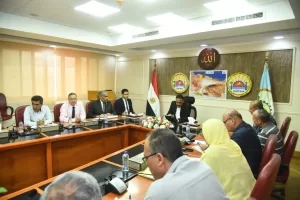 شعيب يحضر الاجتماع الدوري لخدمة المواطنين بالمحافظة 21 - جريدة المساء