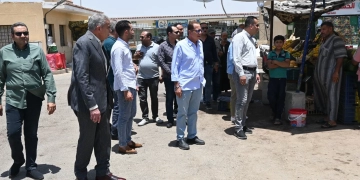 رئيس جهاز تنمية العاشر من رمضان ومجلس الأمناء يتفقدون سوق الباعة الجائلين بين الحيين الأول والثانى 1 - جريدة المساء