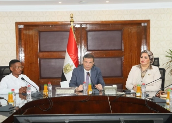 وزير الزراعة يبحث التعاون مع نقابة عمال البنوك بجنوب إفريقيا 17 - جريدة المساء