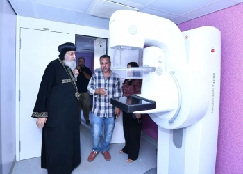 قافلة طبية متنقلة بالكنيسة الكاتدرائية بالعباسية ضمن مبادرة رئيس الجمهورية لدعم صحة المرأة 16 - جريدة المساء