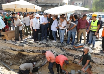 سيارات مياه تجوب مناطق الجيزة المتأثرة بالانقطاع.. لحين إصلاح الكابلات الكهربائية بالكامل 17 - جريدة المساء
