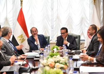 عبدالغفار يبحث تمويل واستدامة التأمين الصحي الشامل بالدولة 19 - جريدة المساء