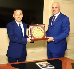 رئيس التحرير يزور وكالة الأنباء الصينية "شينخوا" احتفالا بصدور كتاب (مصر والصين) 21 - جريدة المساء