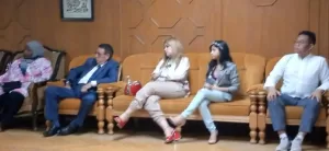 "الإعلام وتزييف المعنى ".. مناقشات ثرية في ندوة أدب الإسماعيلية 26 - جريدة المساء "الإعلام وتزييف المعنى ".. مناقشات ثرية في ندوة أدب الإسماعيلية 25 - جريدة المساء