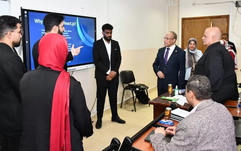 429 من طلاب حاسبات القناة يناقشون مشروعات التخرج 19 - جريدة المساء