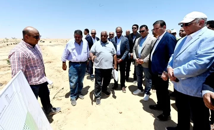 وزيرا الزراعة والإسكان يتفقدان محطة التجارب البحثية لتحلية مياه البحر 18 - جريدة المساء
