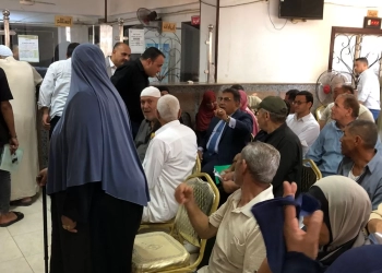 المحافظ أثناء جولة بمركز أجا التكنولوجي : لن أغادر المكان حتى انتهاء كل طلبات المواطنين 33 - جريدة المساء