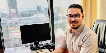 المستشار القانوني بيتر كمال