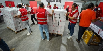 فودافون مصر تشارك الهلال الأحمر في تعبئة المساعدات لأهالي غزة 1 - جريدة المساء