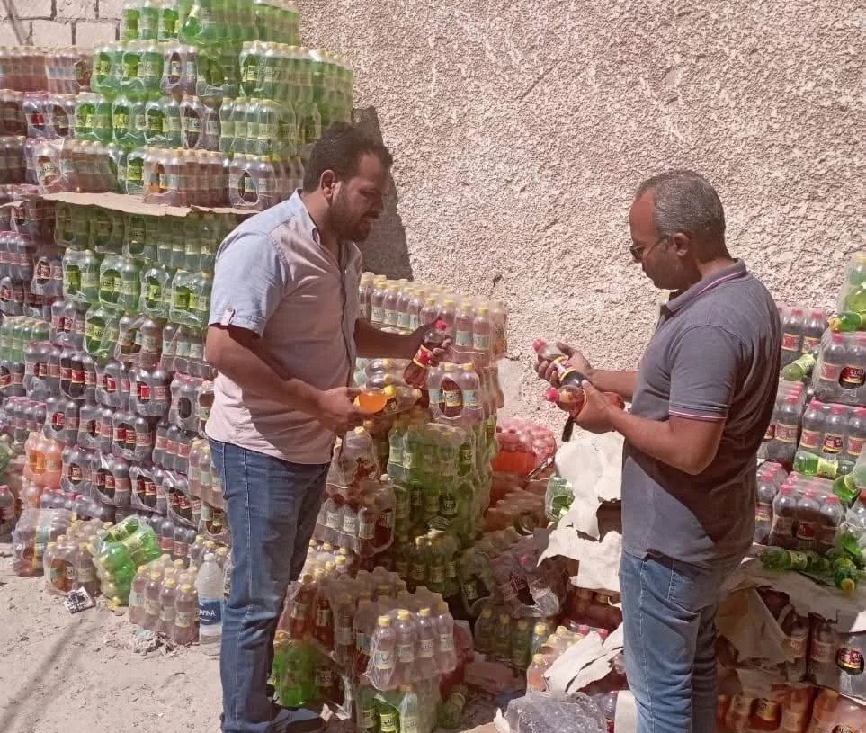 مراقبة الأغذية بصحة مطروح تعدم 3 أطنان ونصف مواد غذائية  17 - جريدة المساء