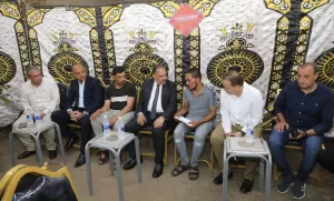 محافظ الشرقية يُؤدي واجب العزاء في وفاة عامل النظافة بمسقط رأسه 26 - جريدة المساء محافظ الشرقية يُؤدي واجب العزاء في وفاة عامل النظافة بمسقط رأسه 25 - جريدة المساء