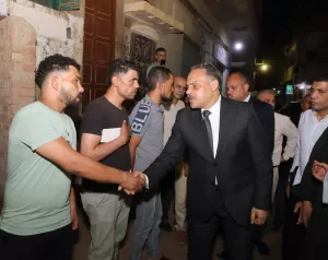 محافظ الشرقية يُؤدي واجب العزاء في وفاة عامل النظافة بمسقط رأسه 22 - جريدة المساء محافظ الشرقية يُؤدي واجب العزاء في وفاة عامل النظافة بمسقط رأسه 21 - جريدة المساء