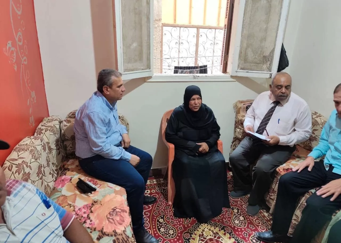 مديرية التضامن بالشرقية تواسي أسرة عامل النظافة 27 - جريدة المساء