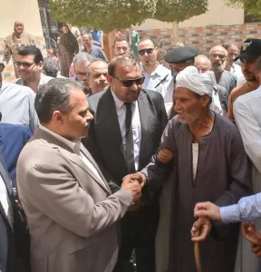 محافظ الشرقية يتفقد أعمال القافلة الطبية بقرية بهنيا بمركز ديرب نجم 21 - جريدة المساء