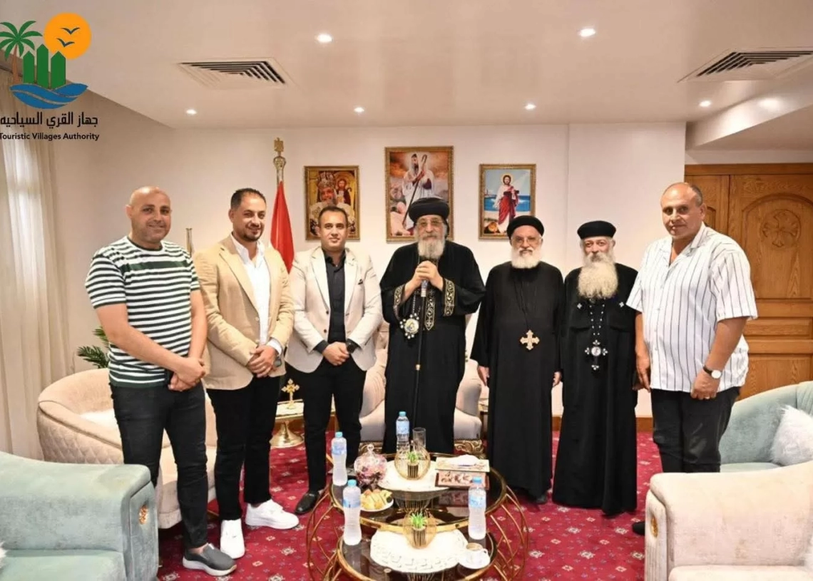 رئيس جهاز القري السياحية يلتقي البابا تواضروس في مستهل زيارته للعلمين 19 - جريدة المساء