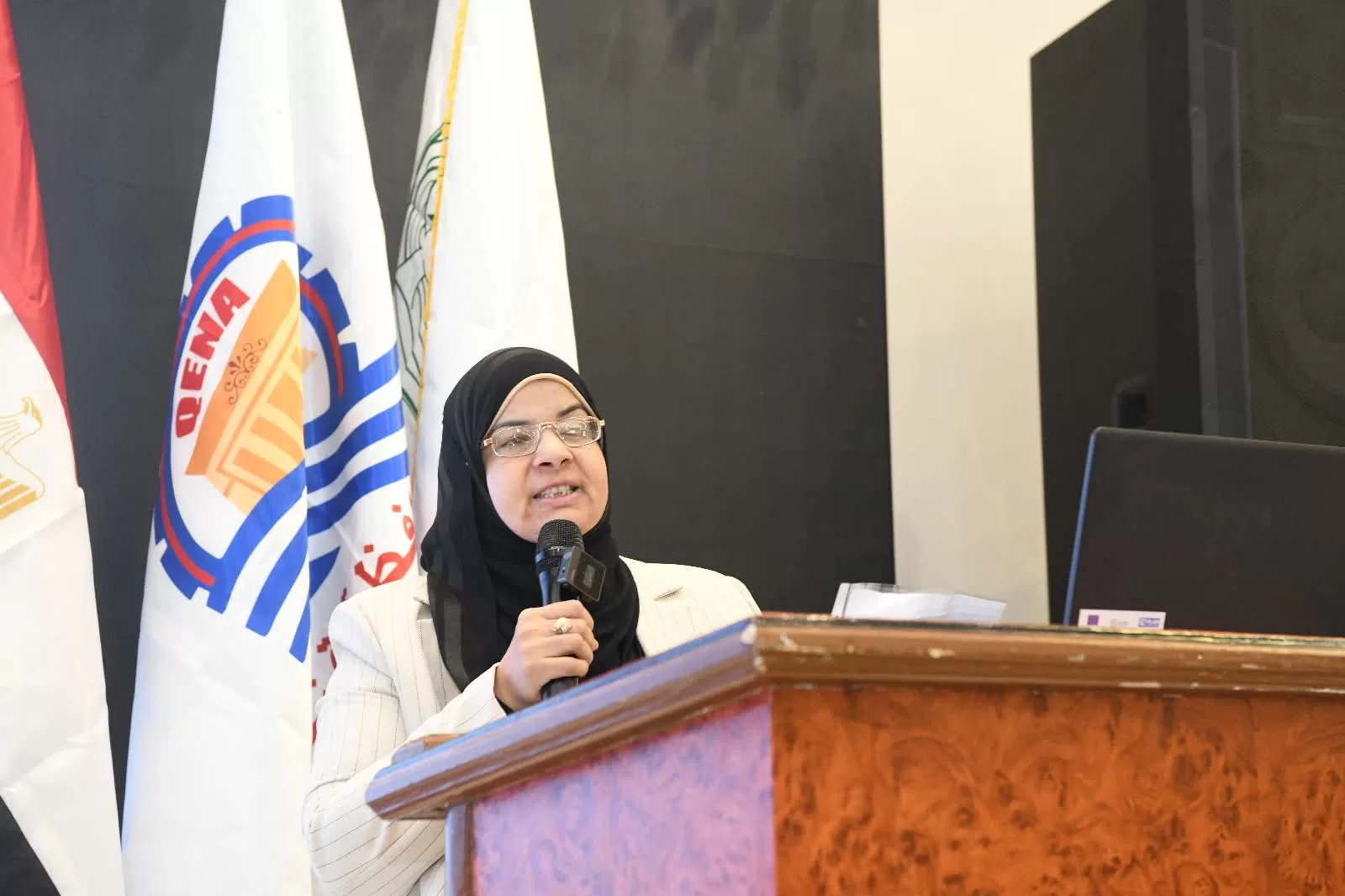 محافظ قنا يشارك في المنتدى الاقتصادي الإقليمي لريادة الأعمال بمشاركة واسعة من شركاء التنمية 32 - جريدة المساء