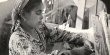 قومي المرأة ناعيا فاطمة عوض ..فقدنا إحدى رائدات فن النسيج اليدوي 1 - جريدة المساء