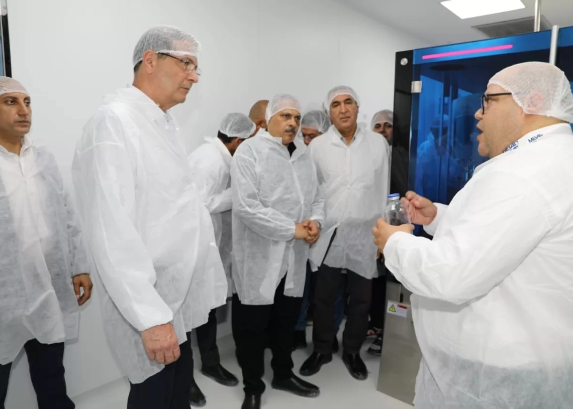 فاروق والأشموني يتفقدان أكبر مصنع لإنتاج اللقاحات البيطرية في الشرق الأوسط وأفريقيا 19 - جريدة المساء