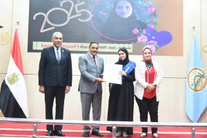 محافظ مطروح يكرم أوائل الثانوية العامة والأزهرية والدبلومات الفنية وأوائل القدرات الخاصة 27 - جريدة المساء