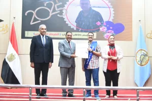 محافظ مطروح يكرم أوائل الثانوية العامة والأزهرية والدبلومات الفنية وأوائل القدرات الخاصة 25 - جريدة المساء