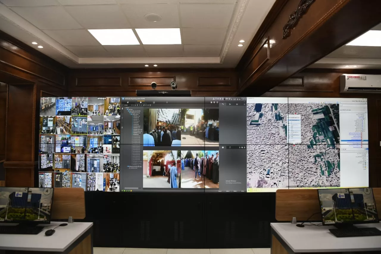 محافظ قنا يترأس غرفة العمليات الرئيسية لمتابعة انتخابات مجلس الشيوخ 2025 23 - جريدة المساء