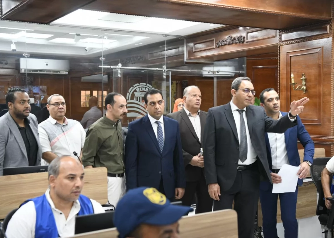 محافظ قنا يترأس غرفة العمليات الرئيسية لمتابعة انتخابات مجلس الشيوخ 2025 19 - جريدة المساء