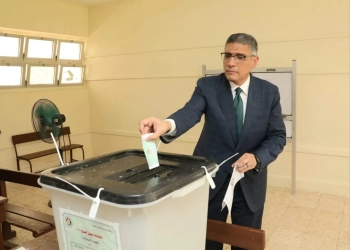 محافظ الجيزة يُدلي بصوته في انتخابات مجلس الشيوخ 25 - جريدة المساء